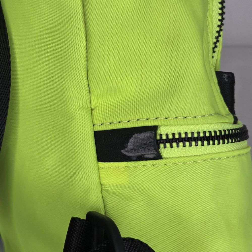 Lululemon 9"x9"inch Micro Neon Green/black Women's BackpackCity Adventurer - Picture 11 of 14